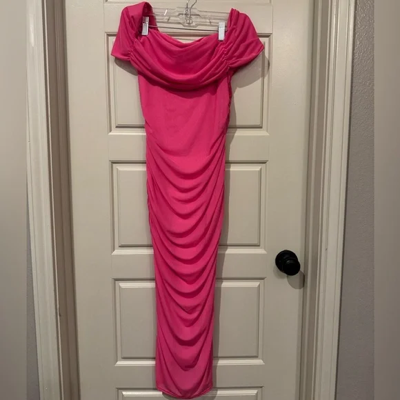 UPTOWN USA Strapless Hot Pink Dress - Medium 🩷🩷 - Picture 1 of 6